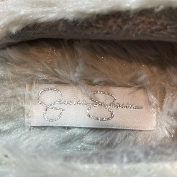 JESSICA SIMPSON HOUSE-SHOES  SIZE 7-8 colors Grey’s and white - Picture 11 of 14